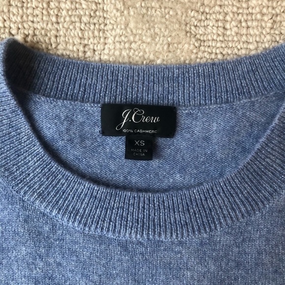 J Crew Everyday cashmere Crew Neck Sweater - Picture 2 of 3